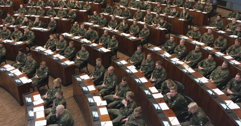 Finnish conscripts testing the voting system in 2017
